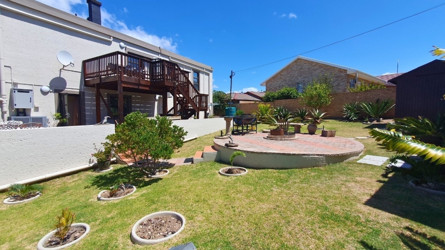 4 Bedroom Property for Sale in Dana Bay Western Cape